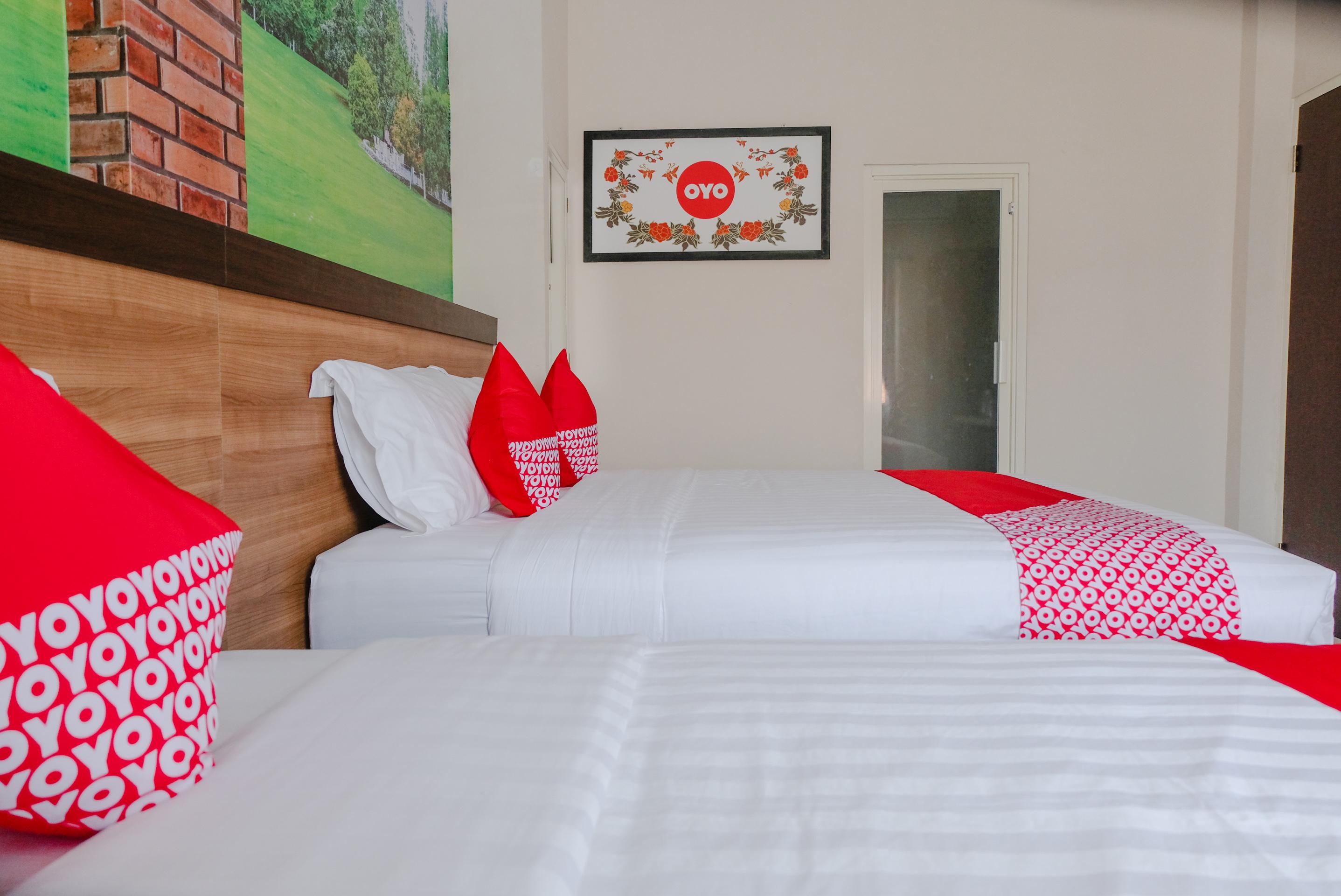 Noura Guest House Syariah Malang Exterior foto